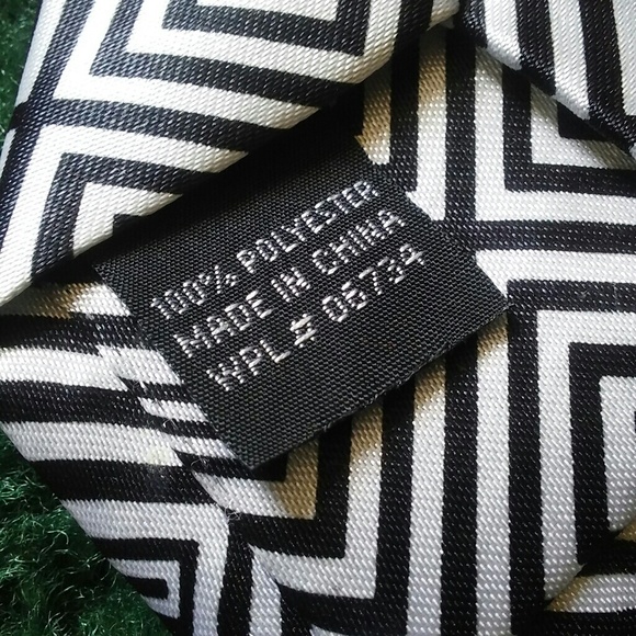 Clip On DressTie - Picture 4 of 5